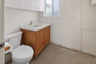 1865 NE 6th St, Redmond, OR 97756 - Photo 36