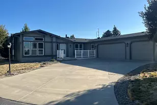 1865 NE 6th St, Redmond, OR 97756 - Photo 1