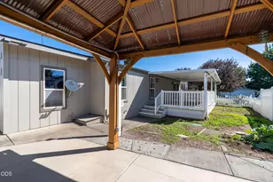 1865 NE 6th St, Redmond, OR 97756 - Photo 48