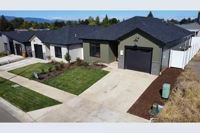 639 Terrazzo Way, Medford, OR 97501 - Photo 2