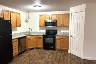 857 SE Maliah Ave, Madras, OR 97741 - Photo 4