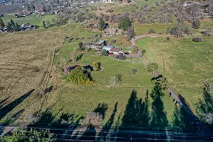 6676 Pioneer Rd, Medford, OR 97501 - Photo 24