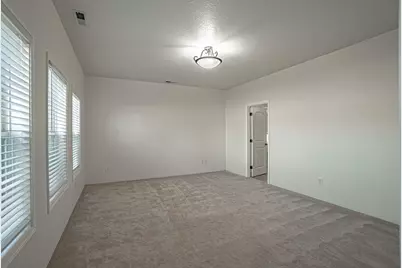 3749 Sherwood Park Drive, Medford, OR 97504 - Photo 16