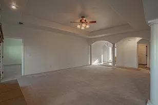 3749 Sherwood Park Dr, Medford, OR 97504 - Photo 8