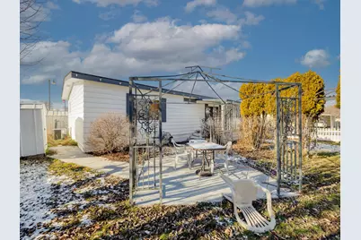 3500 Summers Lane #UNIT 5, Klamath Falls, OR 97603 - Photo 2