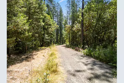 2376 Lonnon Way, Grants Pass, OR 97527 - Photo 10