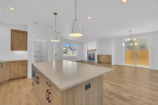 20505 Aberdeen Dr, Bend, OR 97702 - Photo 6