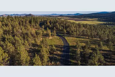 996 Abbott Mountain Way, Klamath Falls, OR 97603 - Photo 2