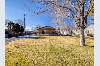 3218 Summers Lane, Klamath Falls, OR 97603 - Photo 2