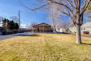 3218 Summers Ln, Klamath Falls, OR 97603 - Photo 2