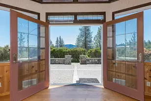 300 Work Ln, Grants Pass, OR 97527 - Photo 10