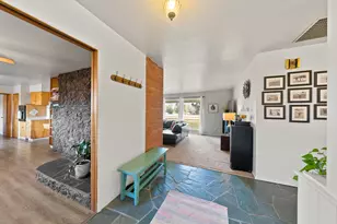 61022 Parrell Rd, Bend, OR 97702 - Photo 8