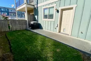 341 Englemann Ln, Medford, OR 97501 - Photo 8