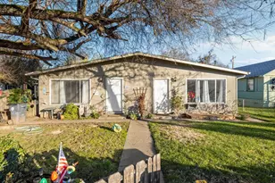 421 Benson St, Medford, OR 97501 - Photo 2