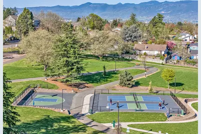 2645 Farmington Avenue, Medford, OR 97504 - Photo 50