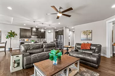 2645 Farmington Avenue, Medford, OR 97504 - Photo 12