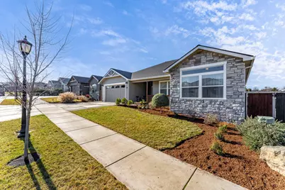 2645 Farmington Avenue, Medford, OR 97504 - Photo 2