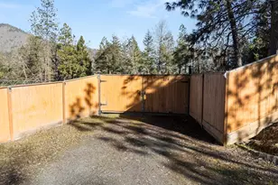 275 Hyde Park Road SW, Grants Pass, OR 97527 - Photo 24