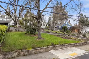 1320 E Main St, Medford, OR 97504 - Photo 8