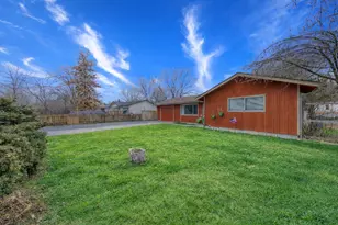 2634 SW Umatilla Ct, Redmond, OR 97756 - Photo 1