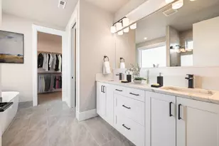 1319 NW Ochoa Dr, Bend, OR 97703 - Photo 6