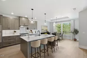 1319 NW Ochoa Dr, Bend, OR 97703 - Photo 2