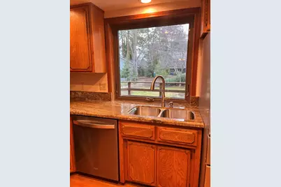 2489 Senate Way, Medford, OR 97504 - Photo 8