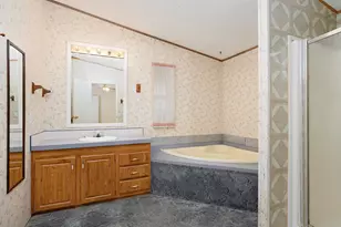 1570 S Peach St, Medford, OR 97501 - Photo 12