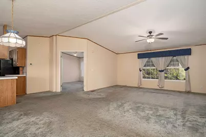 1570 S Peach Street #SPC 4, Medford, OR 97501 - Photo 10