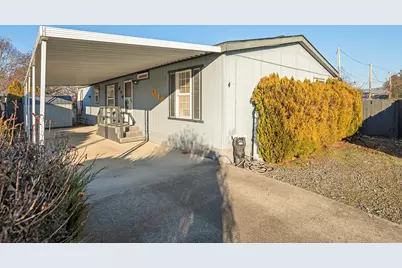 1570 S Peach Street #SPC 4, Medford, OR 97501 - Photo 1