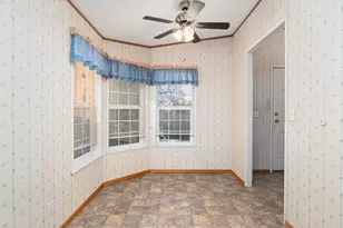 1570 S Peach St, Medford, OR 97501 - Photo 6