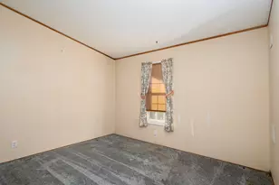 1570 S Peach St, Medford, OR 97501 - Photo 14