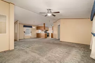 1570 S Peach St, Medford, OR 97501 - Photo 8