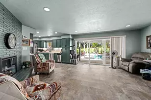 740 NW Kinney St, Grants Pass, OR 97526 - Photo 16