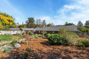 740 NW Kinney St, Grants Pass, OR 97526 - Photo 32