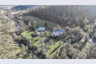 7555 E Antelope Road, Eagle Point, OR 97524 - Photo 6