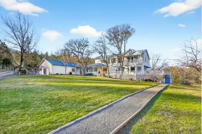 7555 E Antelope Road, Eagle Point, OR 97524 - Photo 4