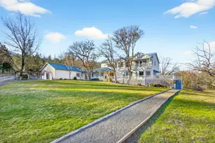 7555 E Antelope Rd, Eagle Point, OR 97524 - Photo 4