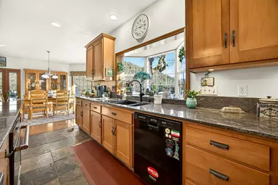 7555 E Antelope Road, Eagle Point, OR 97524 - Photo 12