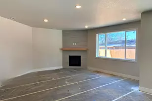 61437 SE Daybreak Ct, Bend, OR 97702 - Photo 4