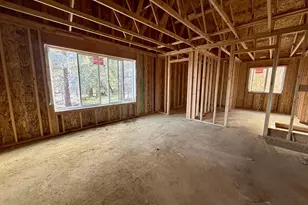 61437 SE Daybreak Ct, Bend, OR 97702 - Photo 2