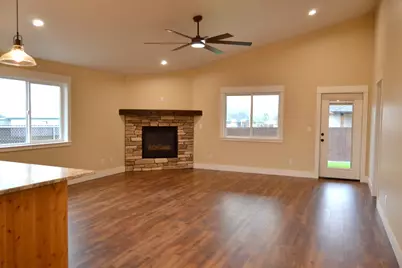 190 SW Rock Gulch Road, Grants Pass, OR 97527 - Photo 2