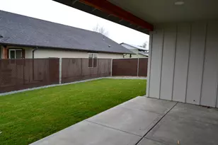 190 SW Rock Gulch Rd, Grants Pass, OR 97527 - Photo 30