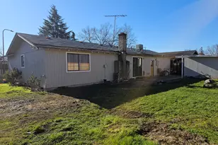 1973 Orinda Cir, Medford, OR 97504 - Photo 18