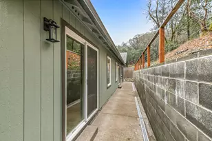 1546 Poplar Dr, Grants Pass, OR 97527 - Photo 6