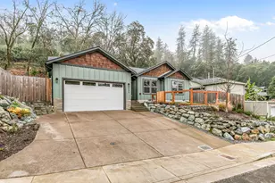 1546 Poplar Dr, Grants Pass, OR 97527 - Photo 4