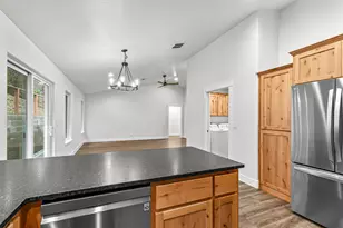 1546 Poplar Dr, Grants Pass, OR 97527 - Photo 14