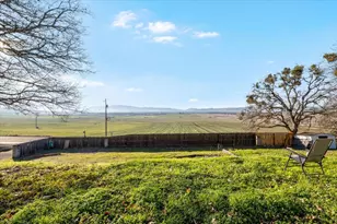 5942 Foothill Rd, Medford, OR 97502 - Photo 1