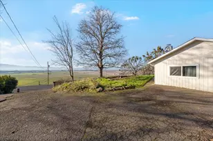 5942 Foothill Rd, Medford, OR 97502 - Photo 4