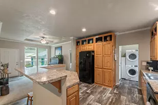 594 Detrick Dr, Grants Pass, OR 97527 - Photo 16